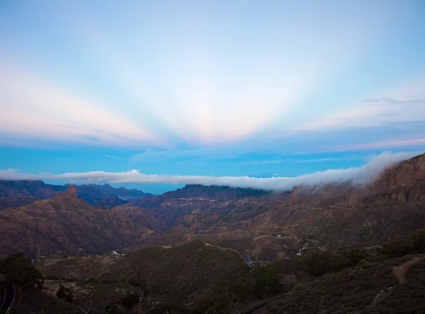 Gran Canaria, Caldera de Tejeda, luz da manhã antes do nascer do sol — Fotografia de Stock