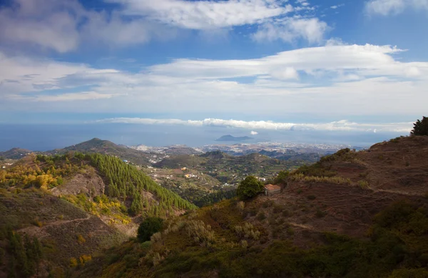 Gran Canaria, vista aérea desde las montañas centrales hacia Las Pal —  Fotos de Stock