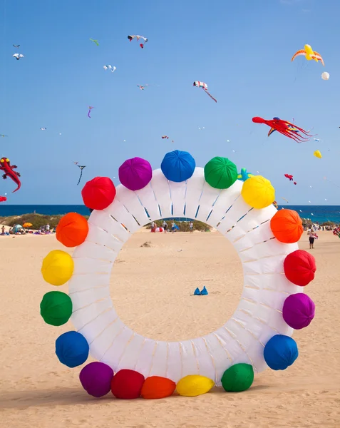 Fuerteventura, Spanje - November 08: Kijkers horloge van de groun — Stockfoto