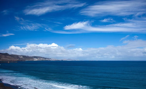 Diferentes tipos de nubes en el cielo — Foto de Stock