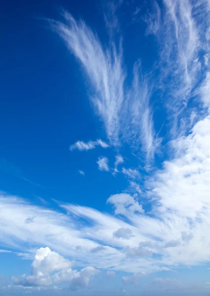 Різні типи хмар в небі — стокове фото