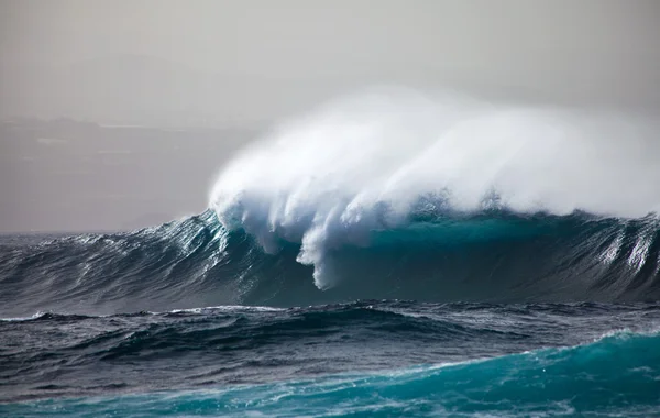 Ondas oceânicas quebrando — Fotografia de Stock