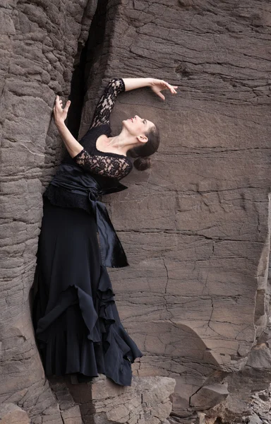 Flameco dancer in a basalt ravine — Stock Photo, Image