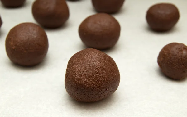 Fabrication de biscuits au chocolat — Photo