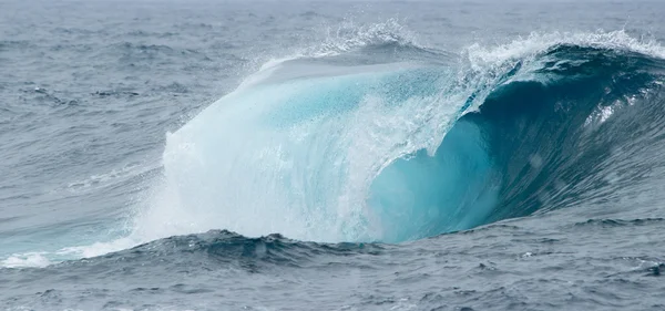 Breaking waves — Stock Photo, Image