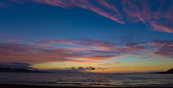 Pôr do sol espetacular sobre Las Canteras — Fotografia de Stock