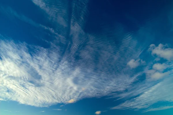 Cirrocumulus bulutlar doğal arka plan — Stok fotoğraf