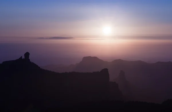 Coucher de soleil incroyable sur Teide sur Tenerife — Photo