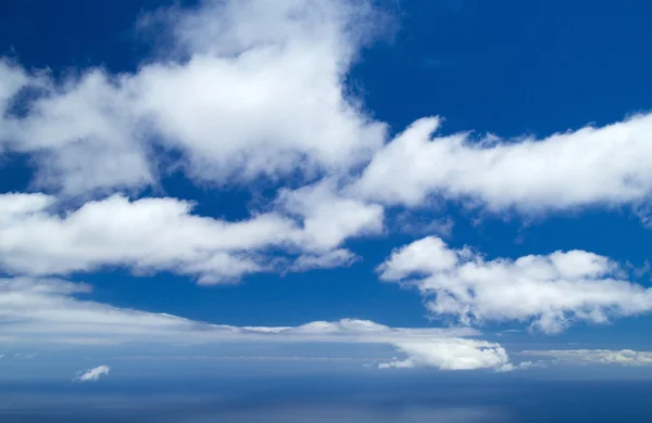 Wolken über dem Ozean — Stockfoto