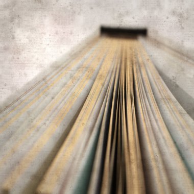 Kitap bloğu kenarları altınla kaplı kitap ile biçimlendirilmiş eski kağıt kare arkaplan