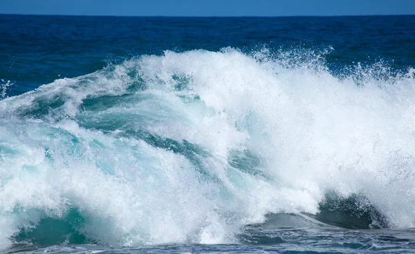 海の波を壊す — ストック写真