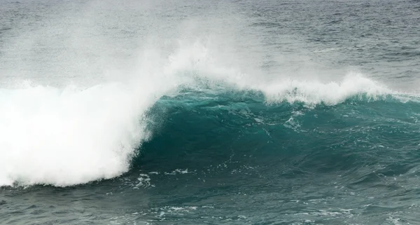 Brekende oceaan golven — Stockfoto