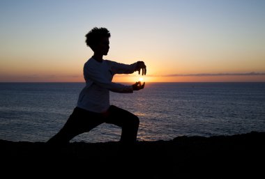 Tai chi gün batımında
