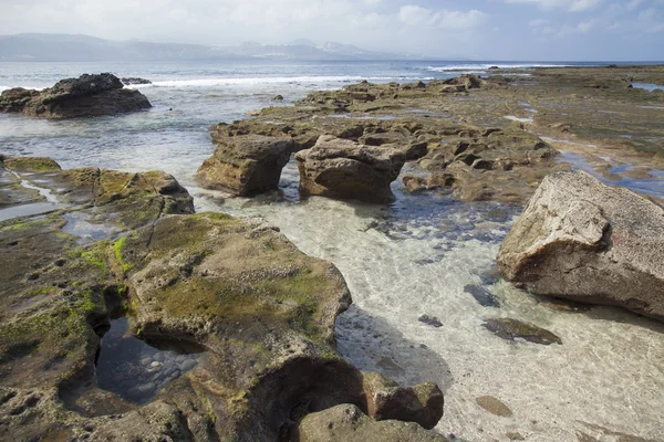 Formation rocheuse sur la plage El Confital — Photo