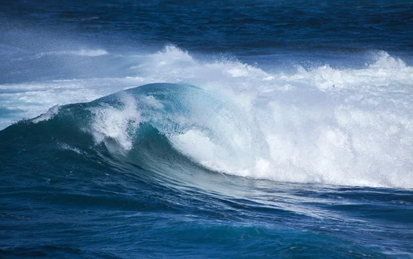 Breaking waves natural background — Stock Photo, Image