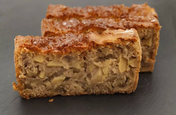 Pastel de pan de manzana recién hecho —  Fotos de Stock