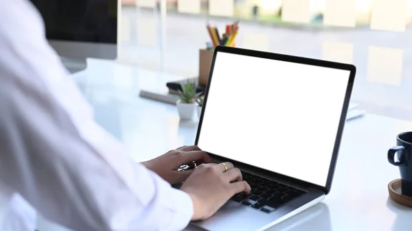 Close View Young Women Employee Working Laptop Commuter Office — Φωτογραφία Αρχείου