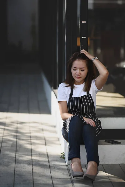 Retrato Una Mujer Emprendedora Pequeña Empresa Que Siente Estresada Debido —  Fotos de Stock