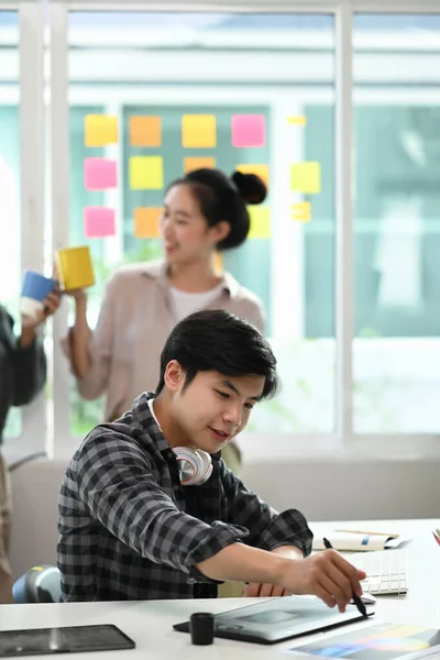 Retrato Del Equipo Creativo Start Trabajando Juntos Proyecto Una Oficina — Foto de Stock