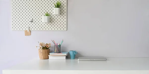 Comfortable Workspace Office Equipment Laptop Cup Decorations — Zdjęcie stockowe