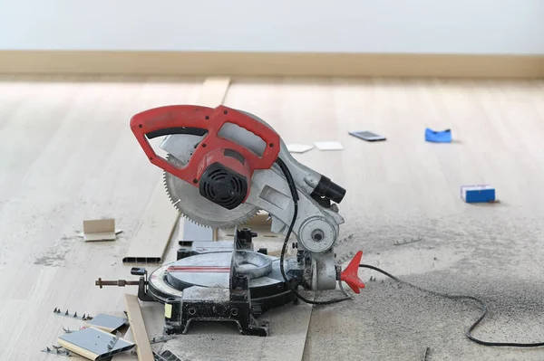 Afgesneden Gereedschap Voor Het Versieren Van Cirkelzaag Werkplek — Stockfoto