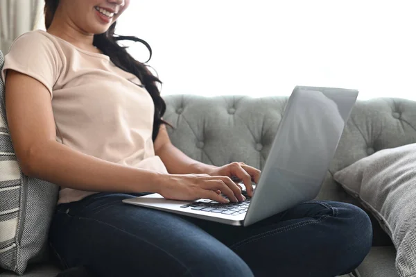 Cropped Image Woman Surfing Internet Laptop While Siting Couch Home — Stock Photo, Image