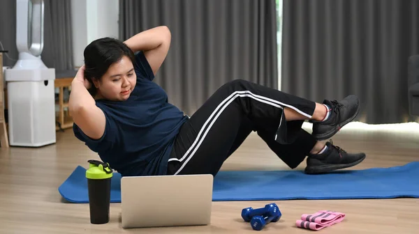 Overweight Young Woman Watching Online Lessons Laptop Computer Exercising Home — Stockfoto
