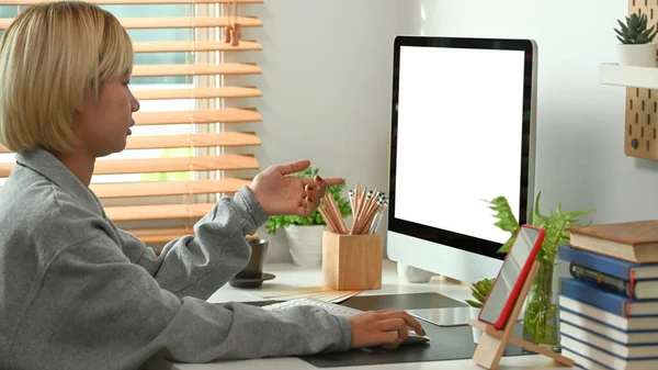 Side View Stylish Woman Working Computer Modern Office — Foto de Stock