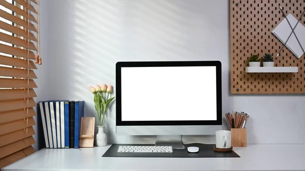 Neat Ordered Workspace Computer Books Office Supplies White Table — Φωτογραφία Αρχείου