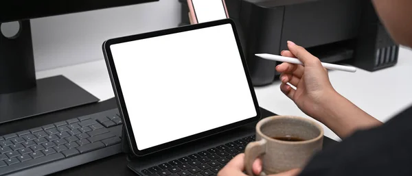 View Shoulder Graphic Designer Drinking Coffee Working Computer Tablet Creative — Stock Photo, Image