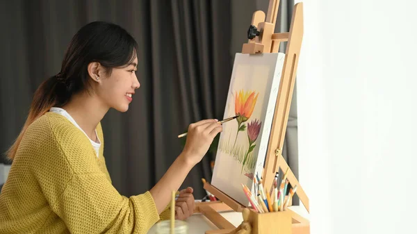 Female Artist Working Painting Bright Daylight Studio — Stock Photo, Image