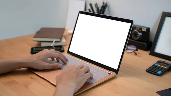 Close Bekijken Zakenman Werken Met Laptop Kantoor — Stockfoto