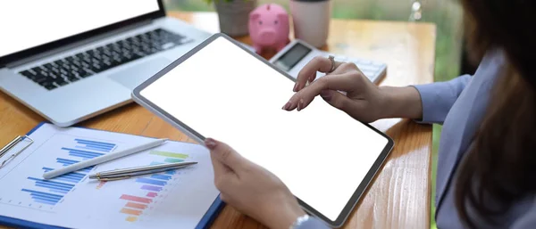 Close View Female Accountant Using Digital Tablet While Sitting Her — Stock Photo, Image