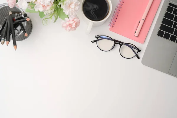 Bureau Avec Ordinateur Portable Lunettes Tasse Café — Photo