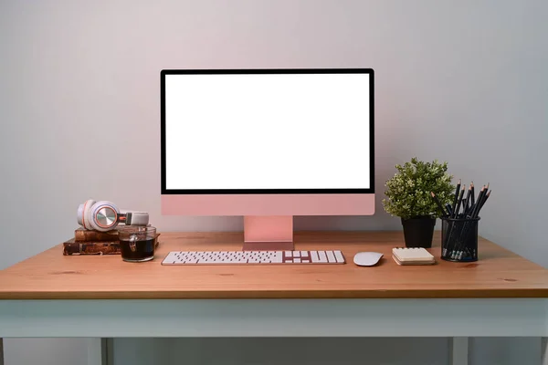 Ordinateur Avec Écran Vide Tasse Café Plante Intérieur Sur Table — Photo