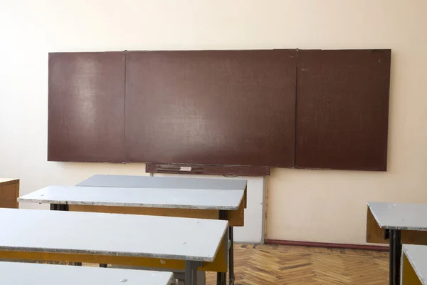 Detail Innenraum Klassenzimmer mit Tafel an der Wand — Stockfoto