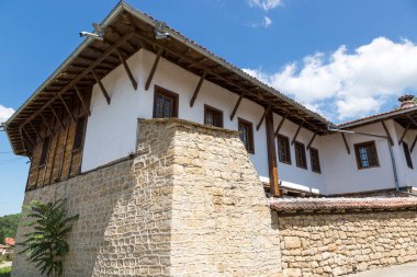 Veliko Tarnovo, Bulgaristan - 10 Ağustos 2017: Arbanasi köyünde eski bir ev (Veliko Tarnovo)