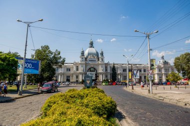 Lvov, Ukrayna - 12 Ağustos 2017: Lvov 'da tren istasyonu inşaatı