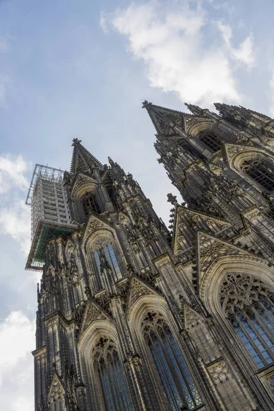 2018年7月7日 ドイツ ケルン大聖堂正面 ケルン大聖堂下面 — ストック写真