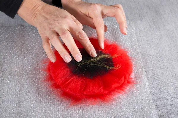 Vrouwen Handen Leggen Wol Het Proces Van Het Creëren Van — Stockfoto