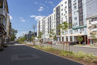 Belgorod, Rusya - 08 Temmuz 2021: Belgorod 'un merkezindeki Grazhdanskiy Caddesi