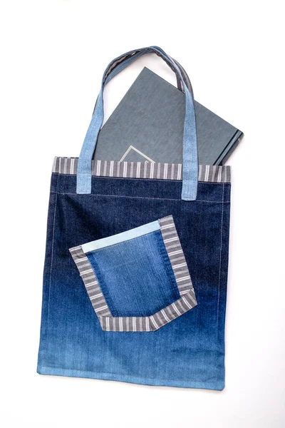 Багаторазовий Продуктовий Eco Bag Джинсових Тканин Білому Тлі — стокове фото
