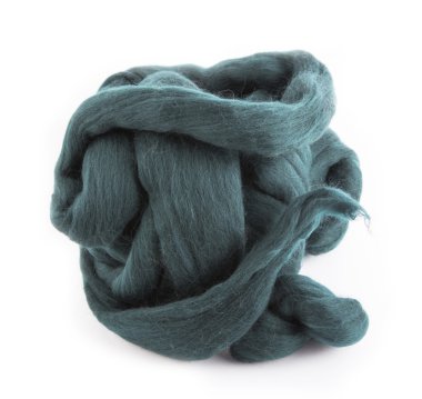 Merinos yün koyu yeşil beyaz bir arka planda skein