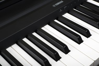 Elektronik piyano klavye Yamaha bir dizi parçası