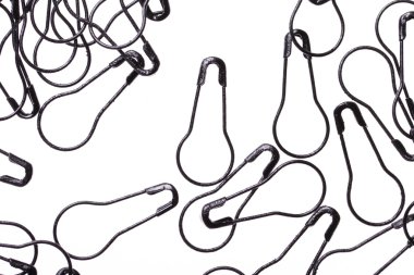 Beyaz arka plan üzerindeki armut şekilli pimlerin arka planı