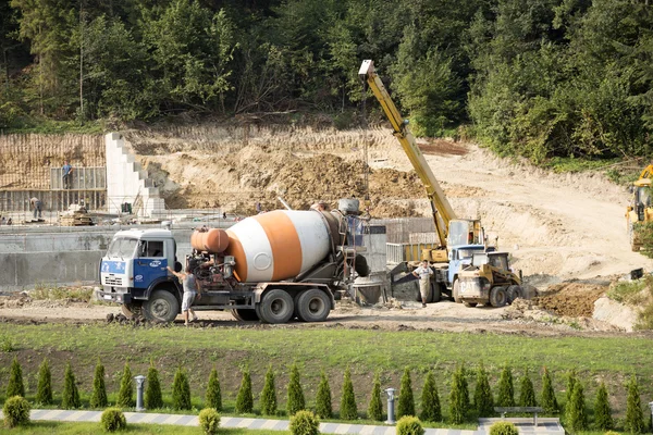 Bouw in het bosgebied — Stockfoto