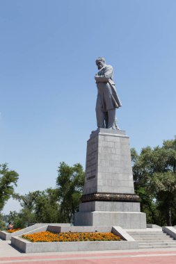Parktaki Taras Shevchenko anıtı Dnepr kenti