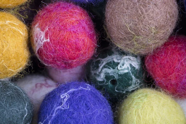 Fond de boules multicolores de laine feutrée — Photo