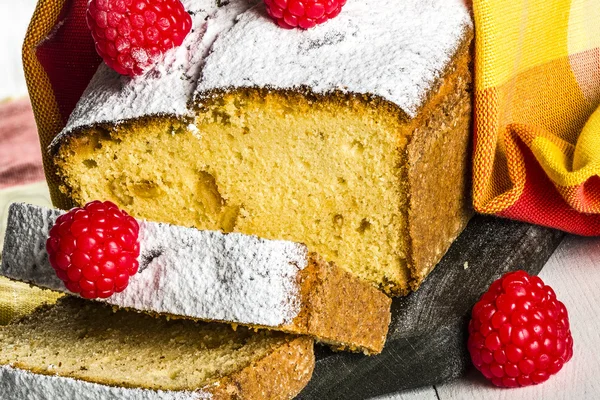 Vers brood cake — Stockfoto