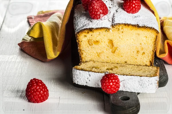 Fresh loaf cake — Stock Photo, Image